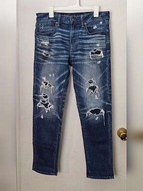 American Eagle Outfitters Men’s Dark Blue Distressed Jeans